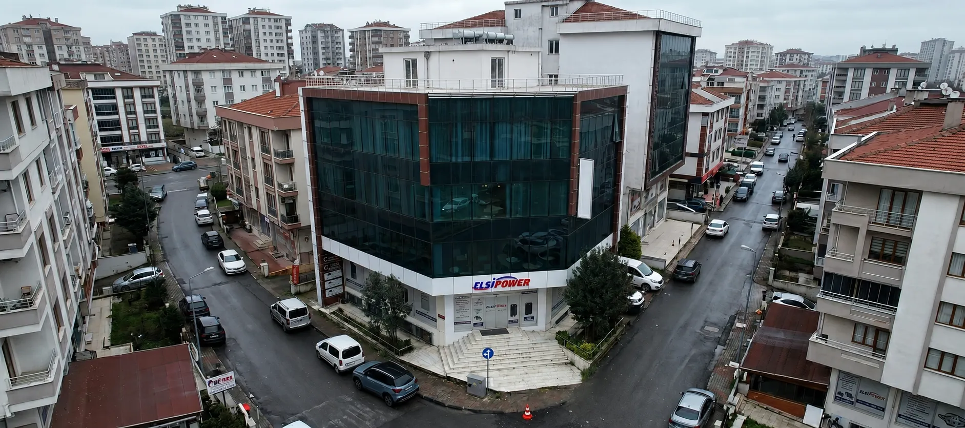 TR: ELSIPOWER, UPS sistemleri, voltaj regülatörleri ve akü çözümleri ile işletmelere güvenilir ve kesintisiz enerji sağlayan güç sistemleri markasıdır.